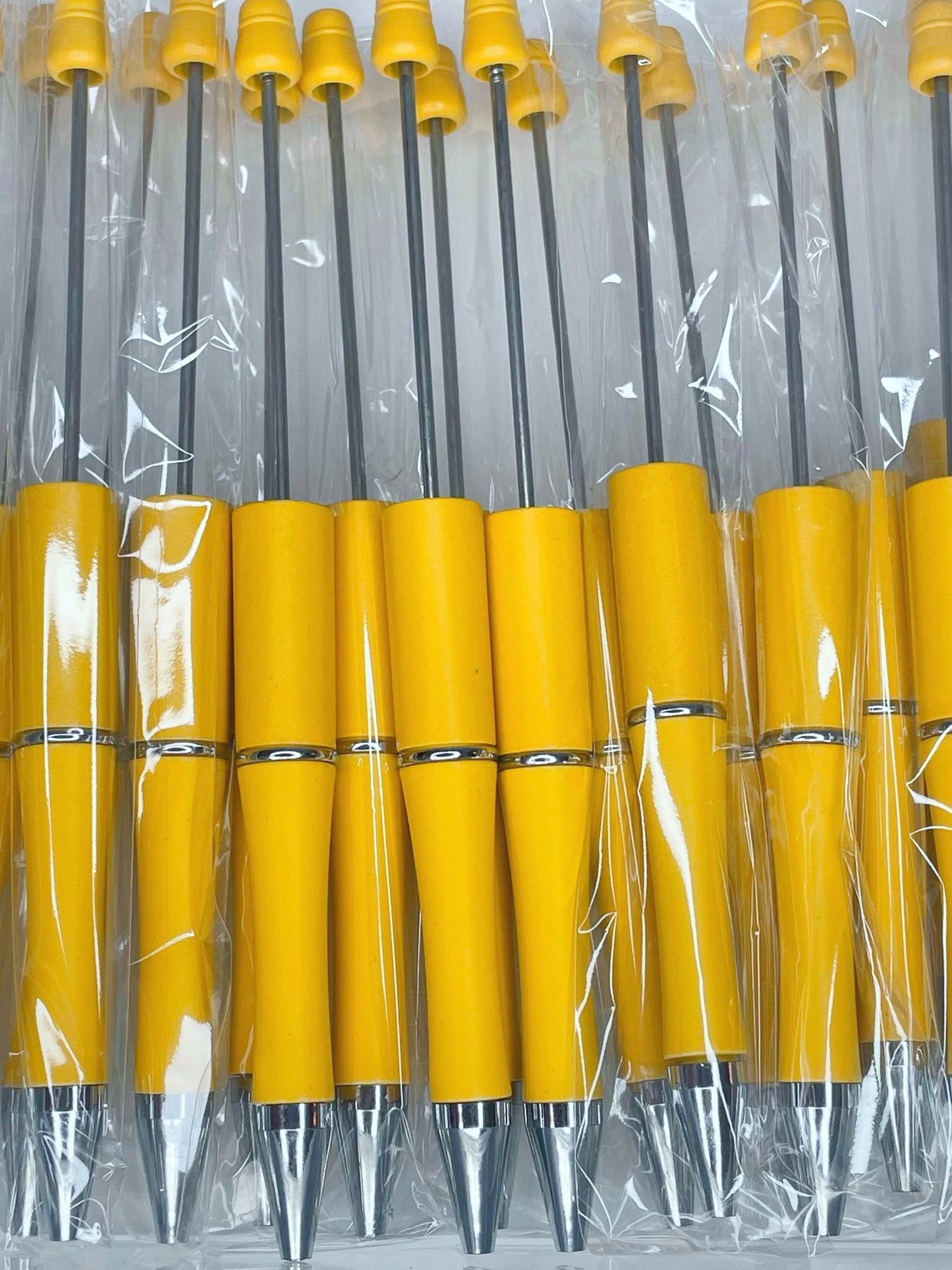 BEADABLE PLASTIC PEN SOLID CATERPILLAR YELLOW B20 (1ct)