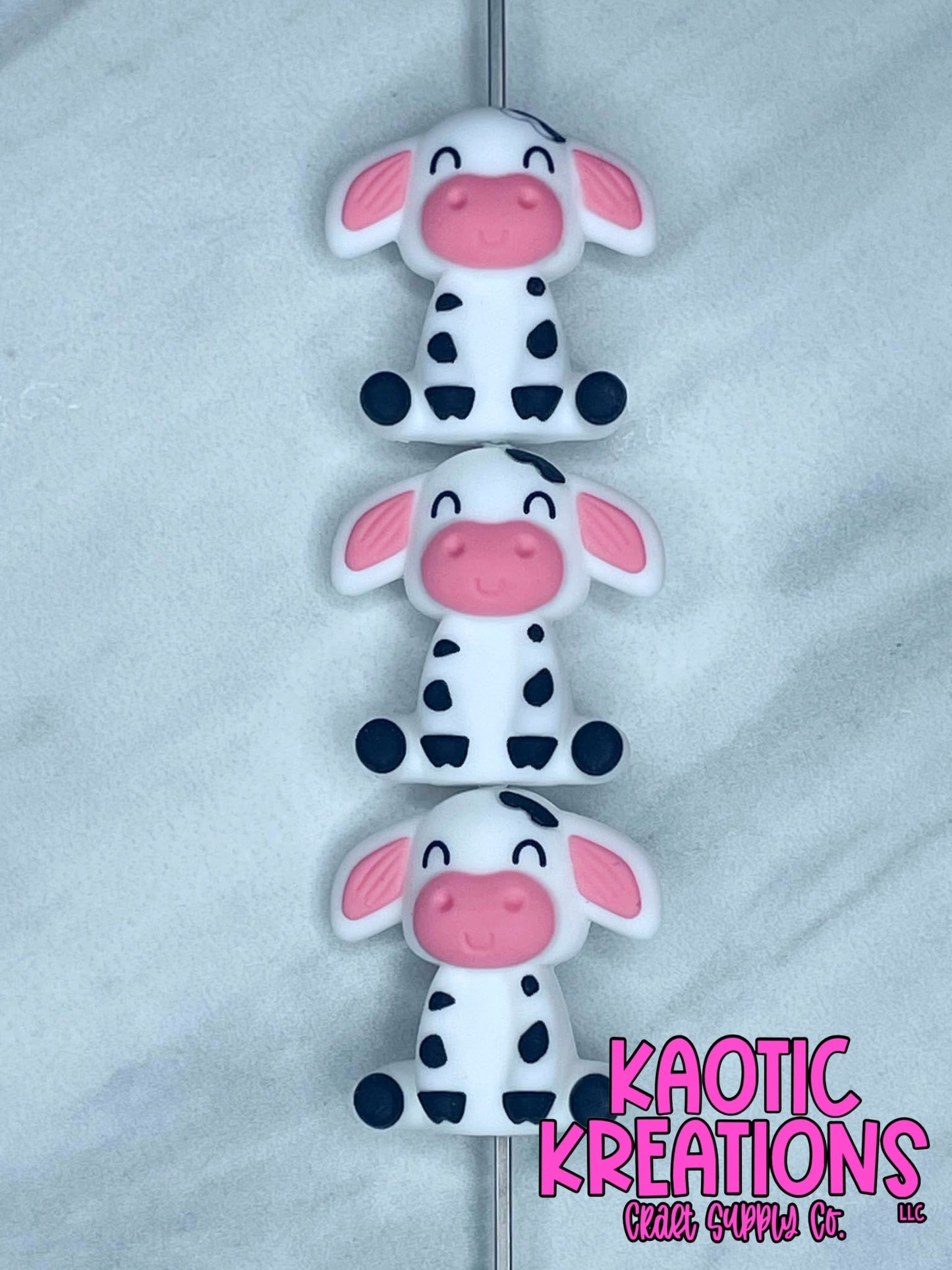 3D CUTE SITTING COW SILICONE FOCAL D408 (1ct)