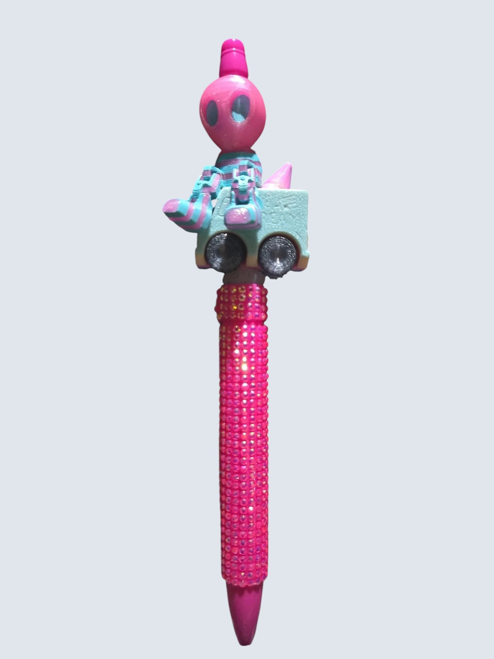 Shop this fun pink 3D beaded pen featuring a roller-skating inspired focal and sparkling rhinestone barrel. A cute gift for teachers, coworkers and pen lovers.